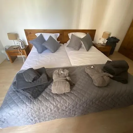 St John Hill Alexander Services * 班斯科